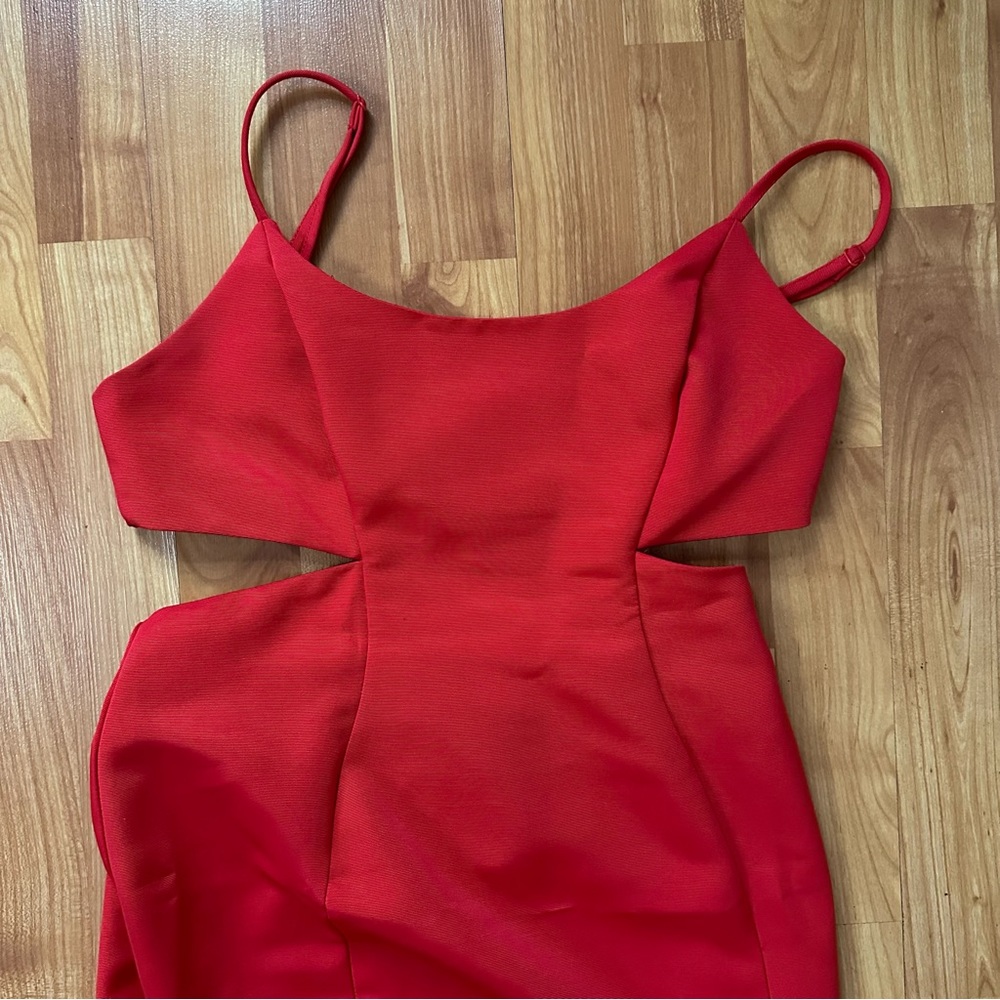 Red Dress - Picture 2 of 4
